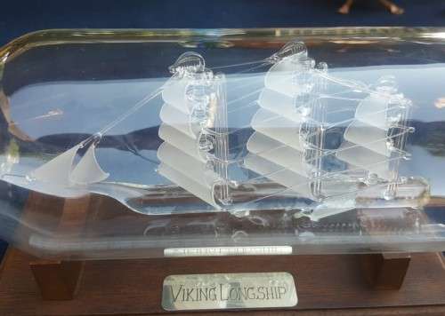 IMPOSSIBLE! BLOWN GLASS VIKING LONGSHIP IN A BOTTLE