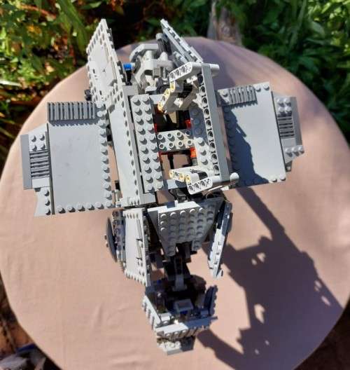 ORIGINAL LEGO STAR WARS MOTORIZED WALKING LEGO AT-AT (10178) 85% COMPLETE