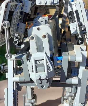ORIGINAL LEGO STAR WARS MOTORIZED WALKING LEGO AT-AT (10178) 85% COMPLETE