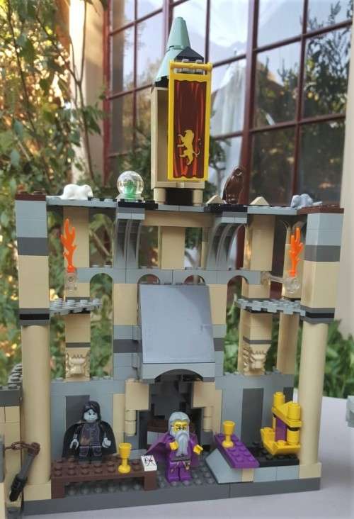 ORIGINAL LEGO HARRY POTTER FIRST EDITION  HOGWARTS CASTLE (4709) FROM 2001 - ABOUT 90% COMPLETE