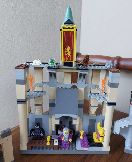 ORIGINAL LEGO HARRY POTTER FIRST EDITION  HOGWARTS CASTLE (4709) FROM 2001 - ABOUT 90% COMPLETE