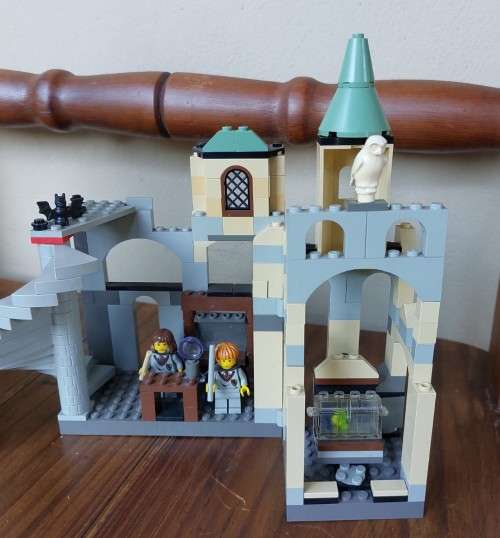 ORIGINAL LEGO HARRY POTTER FIRST EDITION  HOGWARTS CASTLE (4709) FROM 2001 - ABOUT 90% COMPLETE