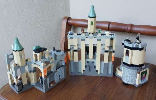 ORIGINAL LEGO HARRY POTTER FIRST EDITION  HOGWARTS CASTLE (4709) FROM 2001 - ABOUT 90% COMPLETE