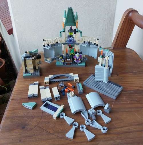 ORIGINAL LEGO HARRY POTTER DUMBLEDORES OFFICE (4709) FROM 2002 - ABOUT 90% COMPLETE