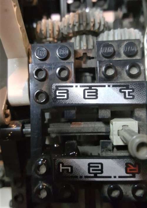 ORIGINAL LEGO TECHNIC FIRST (2001) 4x4 OFF-ROADER (8466) 98% COMPLETE