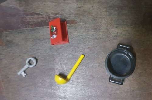 ORIGINAL LEGO HARRY POTTER SNAPES CLASSROOM (4705) FROM 2001 - ABOUT 98% COMPLETE