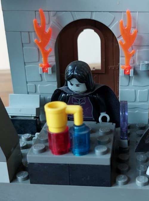 ORIGINAL LEGO HARRY POTTER SNAPES CLASSROOM (4705) FROM 2001 - ABOUT 98% COMPLETE