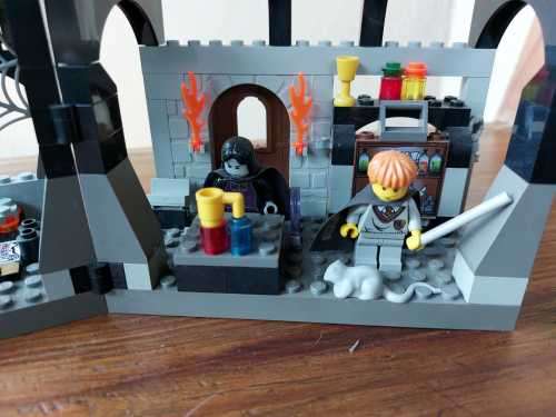 ORIGINAL LEGO HARRY POTTER SNAPES CLASSROOM (4705) FROM 2001 - ABOUT 98% COMPLETE