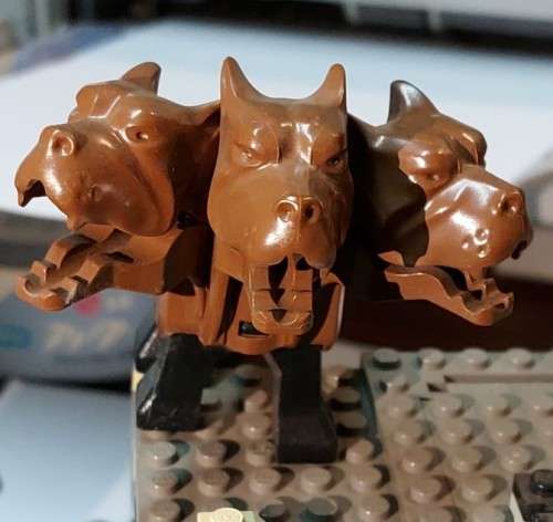 ORIGINAL LEGO HARRY POTTER FORBIDDEN CORRIDOR (4706) FROM 2001 - ABOUT 98% COMPLETE WITH FLUFFY