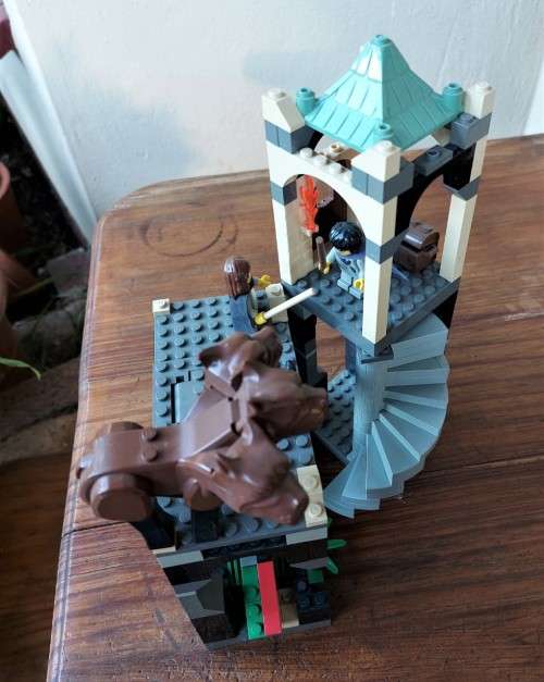 ORIGINAL LEGO HARRY POTTER FORBIDDEN CORRIDOR (4706) FROM 2001 - ABOUT 98% COMPLETE WITH FLUFFY