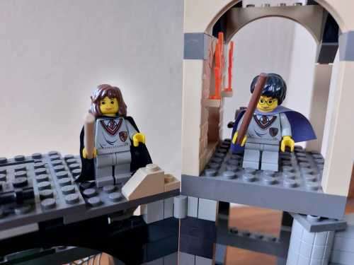 ORIGINAL LEGO HARRY POTTER FORBIDDEN CORRIDOR (4706) FROM 2001 - ABOUT 98% COMPLETE WITH FLUFFY