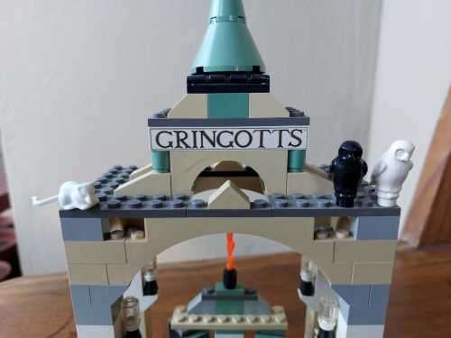 ORIGINAL LEGO HARRY POTTER GRINGOTTS BANK (4714) FROM 2002 - ABOUT 75% COMPLETE
