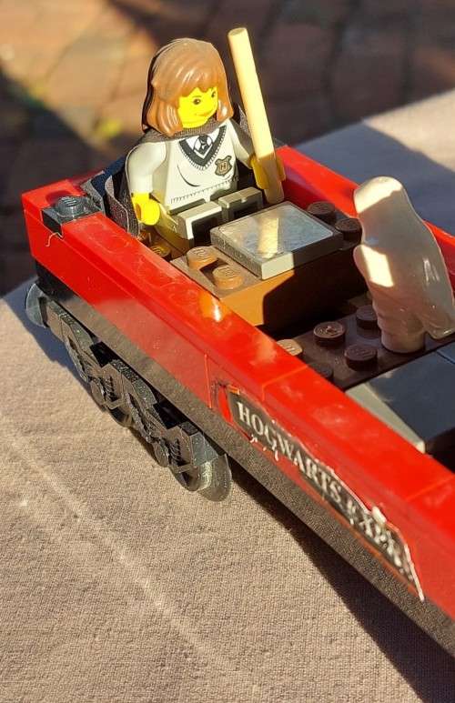 ORIGINAL LEGO HARRY POTTER FIRST HOGWARTS EXPRESS (4708) FROM 2001 - ABOUT 95% COMPLETE