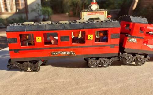 ORIGINAL LEGO HARRY POTTER FIRST HOGWARTS EXPRESS (4708) FROM 2001 - ABOUT 95% COMPLETE
