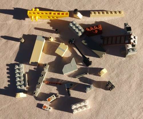 ORIGINAL LEGO HARRY POTTER LEGO PIECES UP FOR GRABS WHICH I WAS UNABLE TO ALLOCATE TO A SET