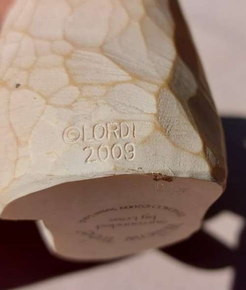 WILLOW TREE SURROUNDED BY LOVE DEMDACO FIGURINE BY SUSAN LORDI