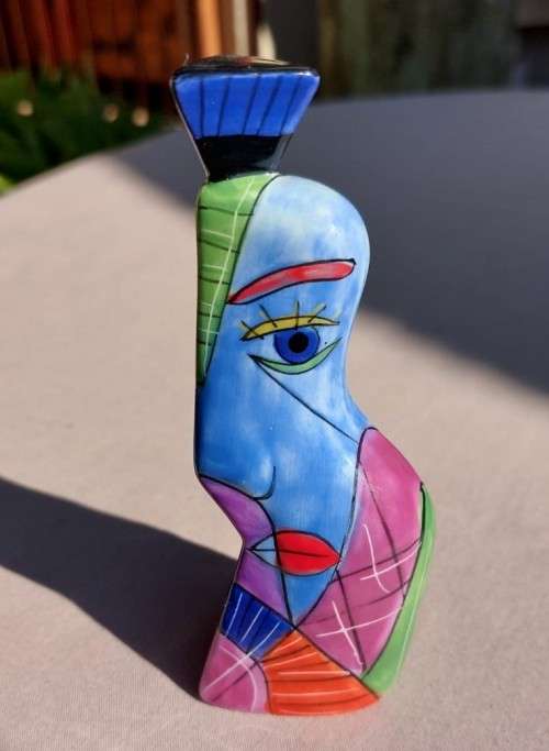 VERY CUTE HUGGING HIM AND HER SALT AND PEPPER SHAKERS WITH BRIGHT AFRICAN COLOURS