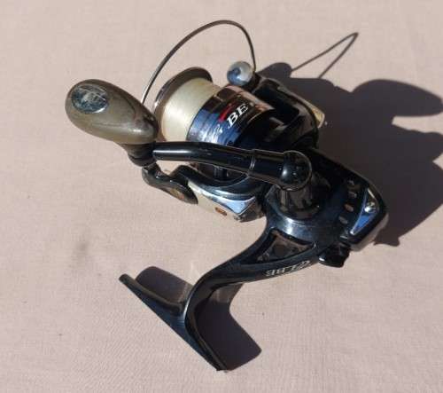 ELBE FORCE LIGHTING FISHING SPINNING REEL WITH A SPOOL FULL OF LINE