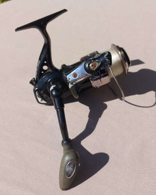 ELBE FORCE LIGHTING FISHING SPINNING REEL WITH A SPOOL FULL OF LINE