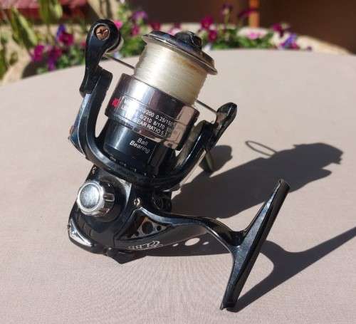 ELBE FORCE LIGHTING FISHING SPINNING REEL WITH A SPOOL FULL OF LINE