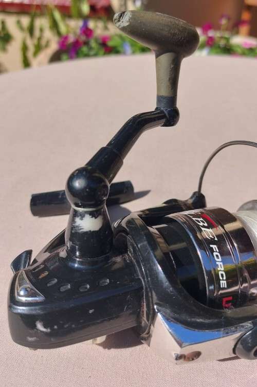 ELBE FORCE LIGHTING FISHING SPINNING REEL WITH A SPOOL FULL OF LINE