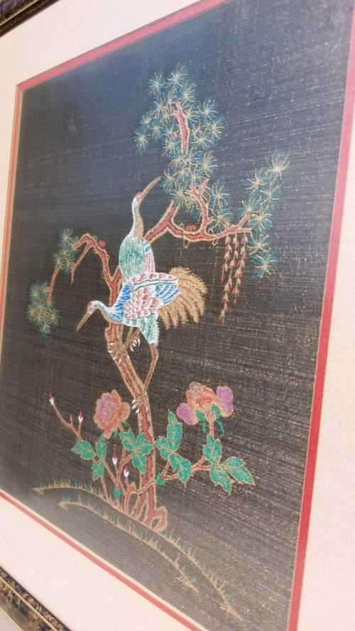 STUNNING FRAMED THAI SILK PAINTING OR TAPESTRY OF 2 CRANES - HANDWOVEN 42x47CM