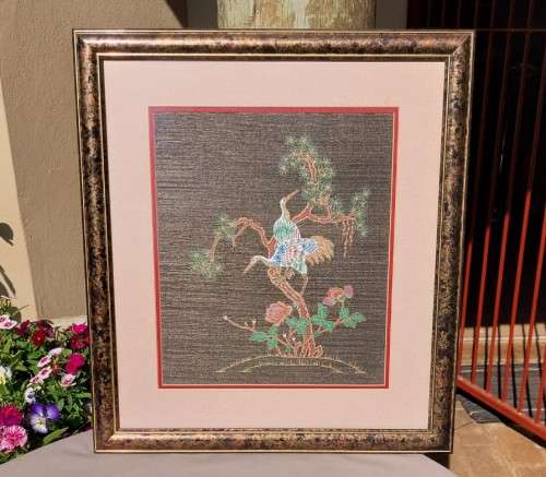 STUNNING FRAMED THAI SILK PAINTING OR TAPESTRY OF 2 CRANES - HANDWOVEN 42x47CM