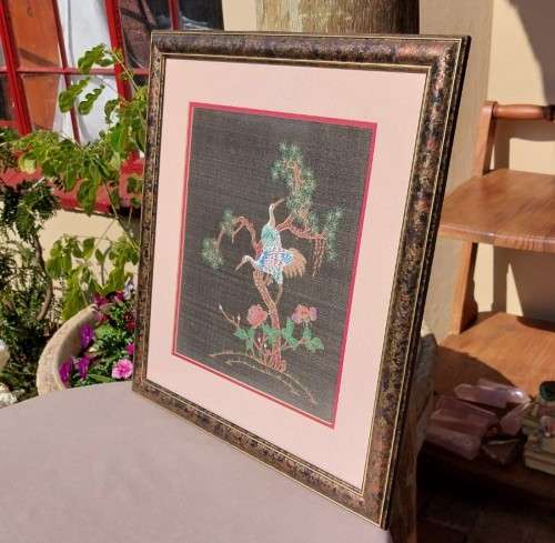 STUNNING FRAMED THAI SILK PAINTING OR TAPESTRY OF 2 CRANES - HANDWOVEN 42x47CM