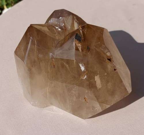 A LARGE 2,9KG CHUNK OF CUT AND POLISHED SMOKY QUARTZ ROCK CHRYSTAL