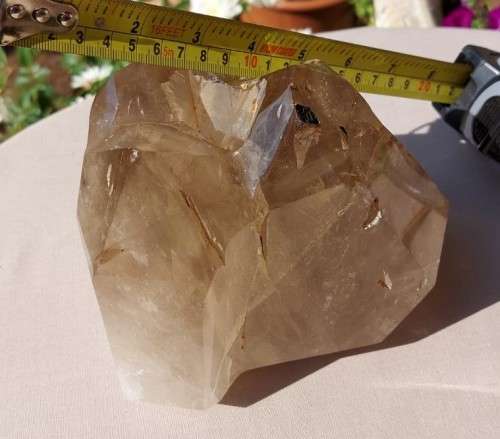 A LARGE 2,9KG CHUNK OF CUT AND POLISHED SMOKY QUARTZ ROCK CHRYSTAL