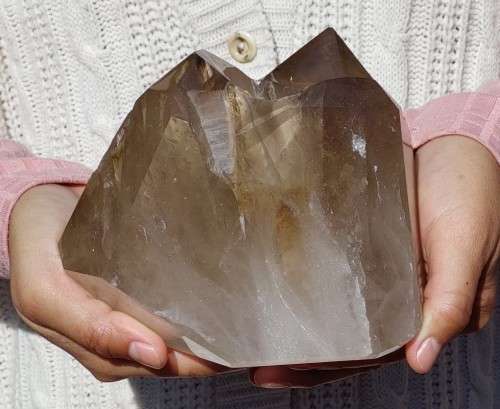 A LARGE 2,9KG CHUNK OF CUT AND POLISHED SMOKY QUARTZ ROCK CHRYSTAL