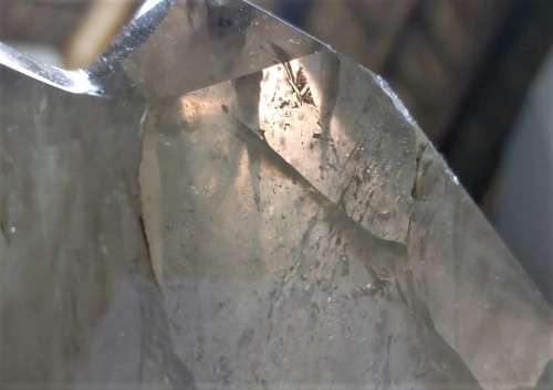 A LARGE 2,9KG CHUNK OF CUT AND POLISHED SMOKY QUARTZ ROCK CHRYSTAL