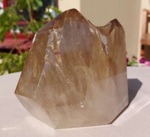 A LARGE 2,9KG CHUNK OF CUT AND POLISHED SMOKY QUARTZ ROCK CHRYSTAL