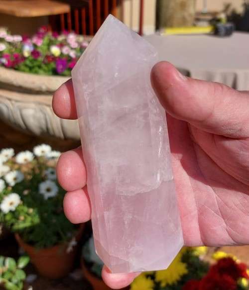 FALL IN LOVE WITH THIS BEAUTIFUL ROSE QUARTZ FREE STANDING OBELISK TOWER WITH A 6 FACETTED POINT