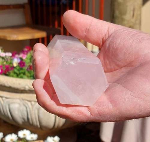 FALL IN LOVE WITH THIS BEAUTIFUL ROSE QUARTZ FREE STANDING OBELISK TOWER WITH A 6 FACETTED POINT