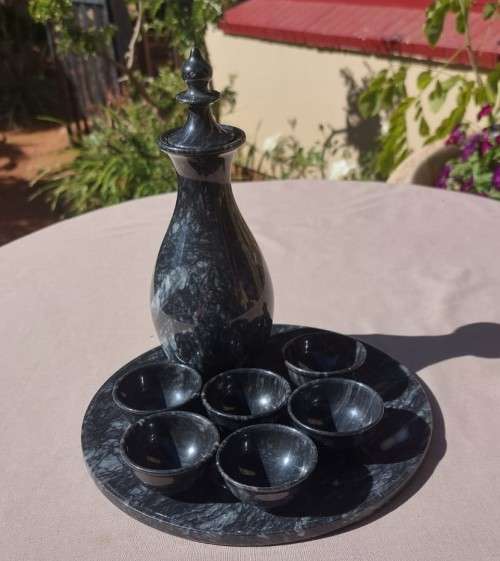 GORGEOUS SOLID SWIRL MARBLE DECANTER OR SAKE SET WITH 6 CUPS