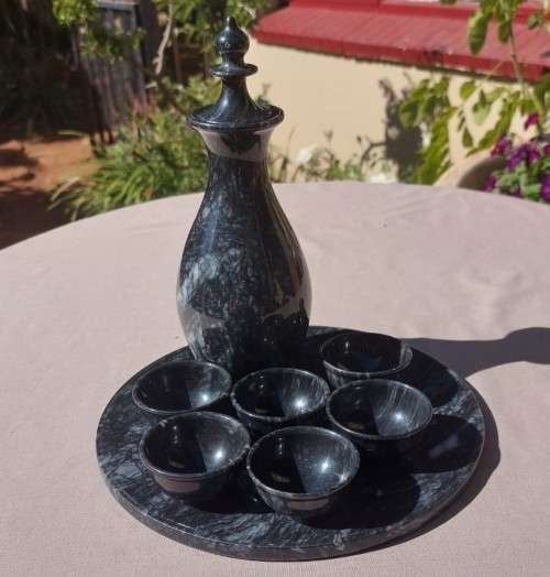 GORGEOUS SOLID SWIRL MARBLE DECANTER OR SAKE SET WITH 6 CUPS