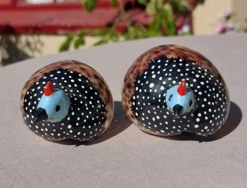 THE CUTEST COWRIE SHELL GUINEAFOWL PAINTED WITH CERAMIC HEADS