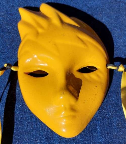 CUTE BRIGHT YELLOW DECORATIVE ENAMEL MASK