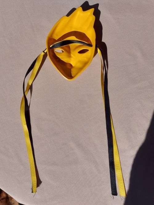 CUTE BRIGHT YELLOW DECORATIVE ENAMEL MASK