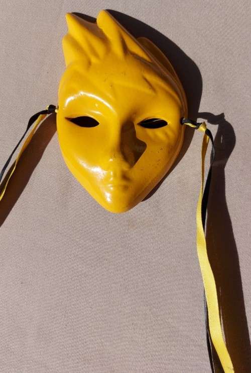 CUTE BRIGHT YELLOW DECORATIVE ENAMEL MASK