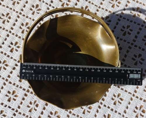 A CUTE BRASS BASKET WITH HANDLE
