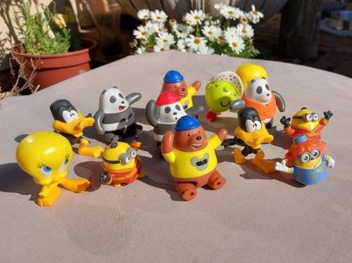 COLLECTION OF MCDONALDS HAPPY MEAL TOYS