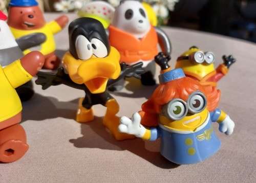 COLLECTION OF MCDONALDS HAPPY MEAL TOYS