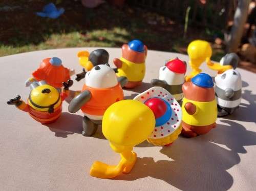 COLLECTION OF MCDONALDS HAPPY MEAL TOYS