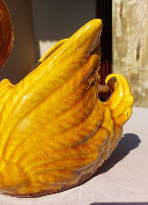 BEAUTIFUL SWAN MUSTARD COLOUR CERAMIC VASE