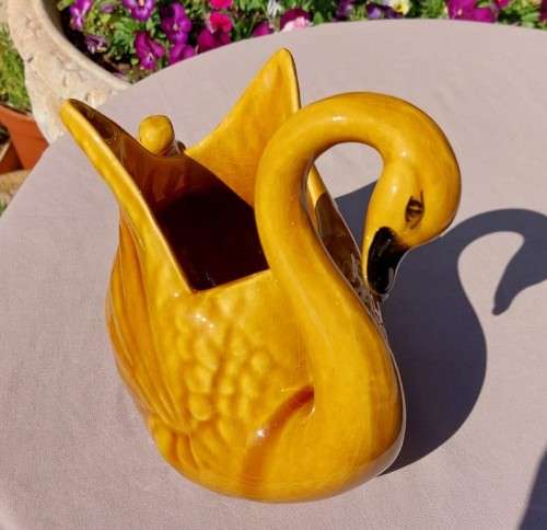 BEAUTIFUL SWAN MUSTARD COLOUR CERAMIC VASE
