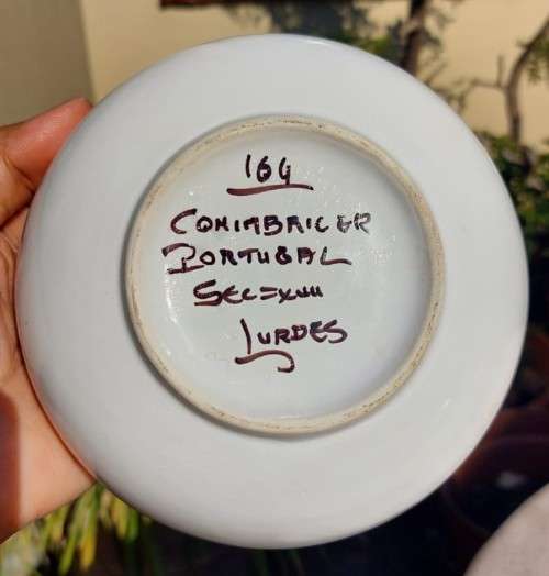 CERAMIC BATCH OF FIVE (5) ODDBALLS