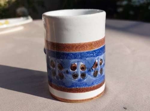 CERAMIC BATCH OF FIVE (5) ODDBALLS