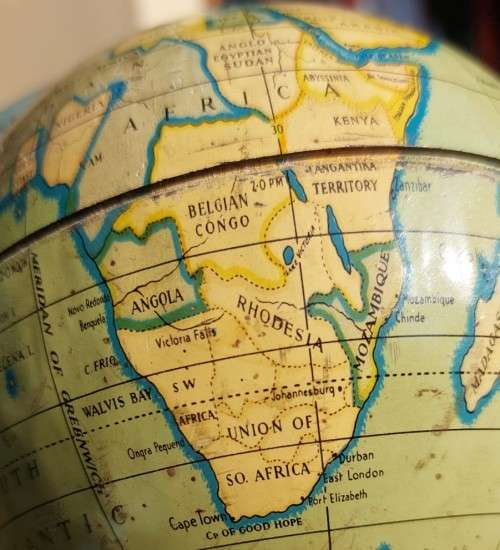 ANTIQUE 1930S VERY RARE RELIABLE SERIES SMALL GLOBE MADE IN ENGLAND - SHOWS MANY OLD COUNTRY NAMES